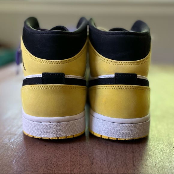 Nike Air Jordan Retro Yellow / Black / White Shoes 🐝 - Picture 5 of 7